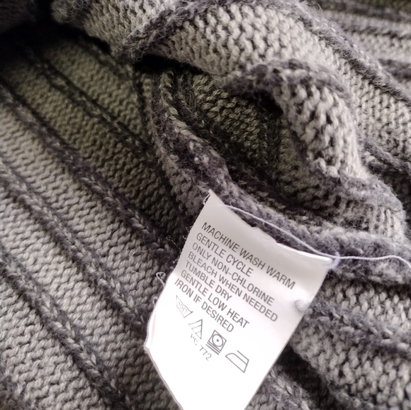 Timberland Men's Black Distressed 1/4 Zip Sweater Size XL - Picture 8 of 11